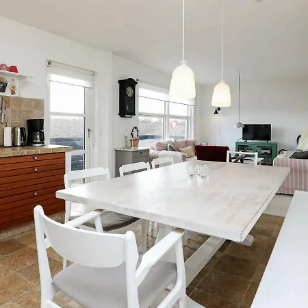 Feriehus Four-bedroom Holiday In Frørup Tårup