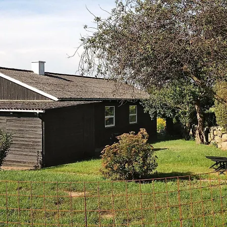 Four-bedroom Holiday In Frørup