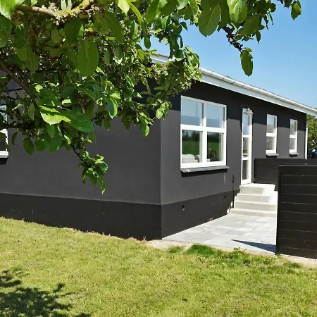 Four-bedroom Holiday In Frørup Feriehus Tårup