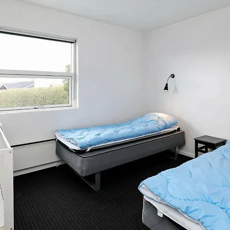 Four-bedroom Holiday In Frørup Feriehus